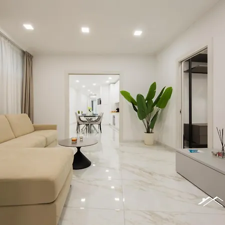 Apartment Lux 1m | 1br | A/c | Wifi| 6pax By Tilo *